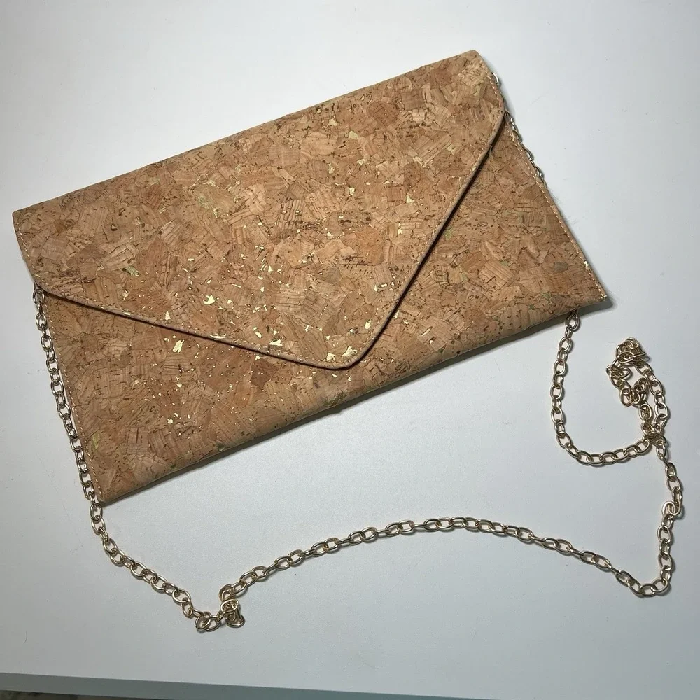 Natural Cork Crossbody Purse With Gold‎ Accents Chain Strap